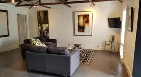 Irongate Studio B&B - Image 2