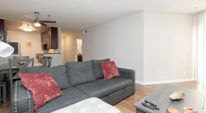 2BR Hollywood Apt with Rooftop Pool & Stunning Views - Image 4
