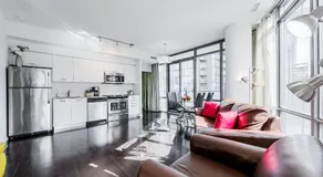 Adelaide Stays and Suites - Walk to Subway - Easy Access Downtown Toronto - Image 3