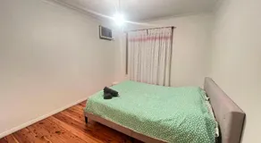 Spacious Room in Epping - Perfect for Groups E6 - Image 2