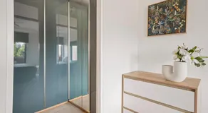 Stylish Surry Hills CBD 3BR 100m2 - City and Park Views, Pool, Sauna, Gym, 2 Secure Free Parking Spaces - Image 2