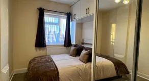 Luxurious Cozy London Holiday Home - Image 2