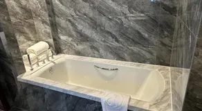 Beijing Jingyi Hotel - Image 4