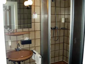 Keramikhotel Goldener Brunnen - Image 2