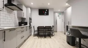 En-Suite Rooms - Image 4