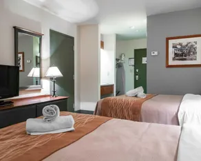 AX Hotel - Image 2