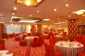 Garden Hotel - Image 3