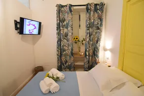 Arte Domus Napoli B&B - Image 4