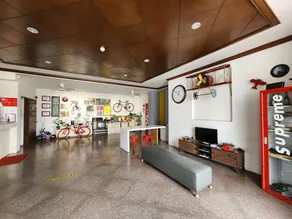 Y Hotel - Image 2