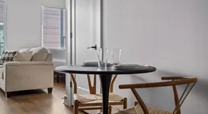 Stylish Studio in Amazing Location Free Parking - Image 4