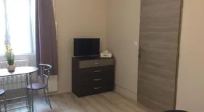 STUDIO proche gare avec kitchenette et wifi - porte rouge - Image 4