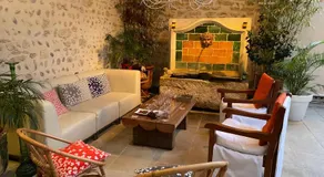 Suite de charme avec patio dans village - Image 3