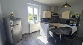 Grand gîte tout équipé à la ferme, idéal pour familles et amis, avec terrasse et proche de loisirs - Image 5