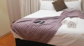 180 On Anderson Guest House - Image 2