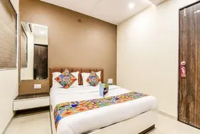 FabHotel Pratiksha - Image 5