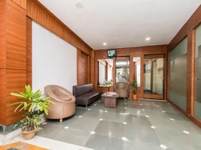 9182 Kings Crown Hotel - Image 2
