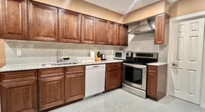 Upgraded Ensuite Rooms 7-min to Subway Near Downsview Rogers Stadium - Image 2