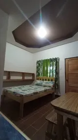 Whisley's Guesthouse - Image 3