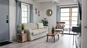 5 min from Weeki Wachee park- Fully Fenced 3 Bedroom House - Image 3