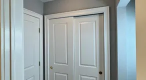 Cozy Room by Hofstra University - Image 4