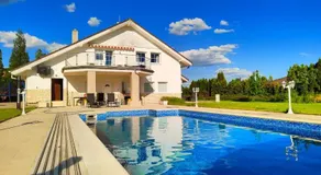 Pool cottage retreat near Prague - Image 4