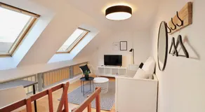 BEECH APARTMENT: MAISONETTE + FREE PARKING + NETFLIX - Image 2