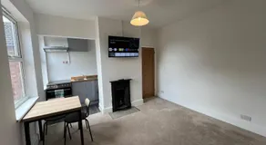 Host & Stay - Regent Street - Image 4