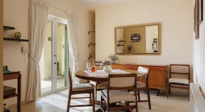 Blue Coast Suites - Seaside Retreat with Pool in Exclusive Kommeno - Image 4