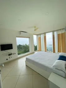 Magna Peak Holidays, Honeymoon Suite Rooms Munnar - Image 5