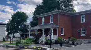 Auberge Glengarry Inn, Eleanor Suite - Image 5