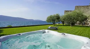 Villa Victoria: luxury waterfront villa with splendid views - Image 3
