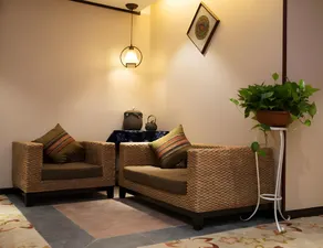 Floral Longsheng Bus Station Bilian Hotel - Image 4