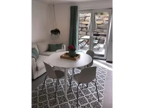 Pleasant Apartment With Terrace - Image 4