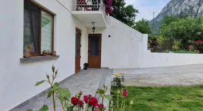 Renate House - Image 4