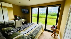 Rose Garden lodge stunning views - Image 2