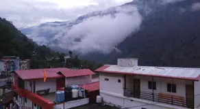 Trinetra Himalayan Stay - Image 5