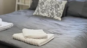 Spacious 2-Bedroom Flat Near Shops & Transport - Image 5