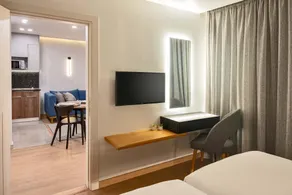 Parkside Boutique Serviced Apartments - Image 5