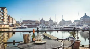Waters Edge - stylish marina retreat - Image 3