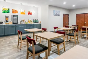 Quality Inn & Suites Fort Worth North - Haltom City - Image 5