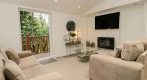 Mere Brook Lodge - Image 2