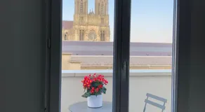 Studio cosy vue cathédrale - Image 5