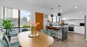 Steps to the Beach Cafes moderm stylish 3BR - Image 3
