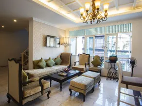 B2 Riverside Colonial Hotel - Image 2