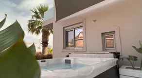 ARYVE Townhouse Rhodos mit Akropolis- und Meerblick sowie Jacuzzi und tollen Sonnenterrassen und Garten - Image 3
