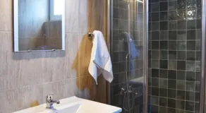 Elegant Home - Image 2