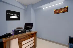 OYO Townhouse Punnami Riverview Formerly Vihaan Square - Image 5