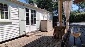 Bungalow avec terrasse, jacuzzi et jardin - Image 4