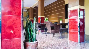 La Galleon Suites Hotel - Image 4