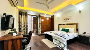 BluO Park Facing 3BHK -Lift, Balcony, Parking - Image 3